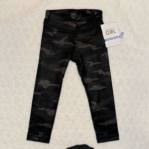 Athleta Black Camo Printed Chit Chat Capri XS/6